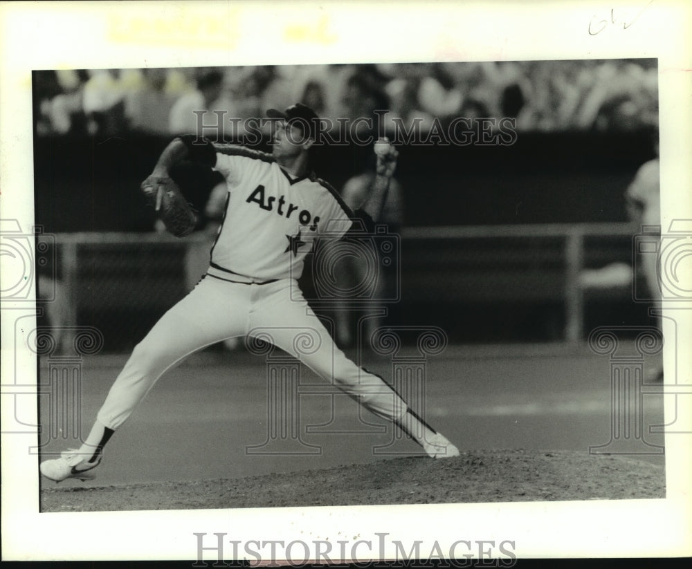 1988 Press Photo Houston Astros pitcher Jim Deshaies delivers against Pittsburgh- Historic Images