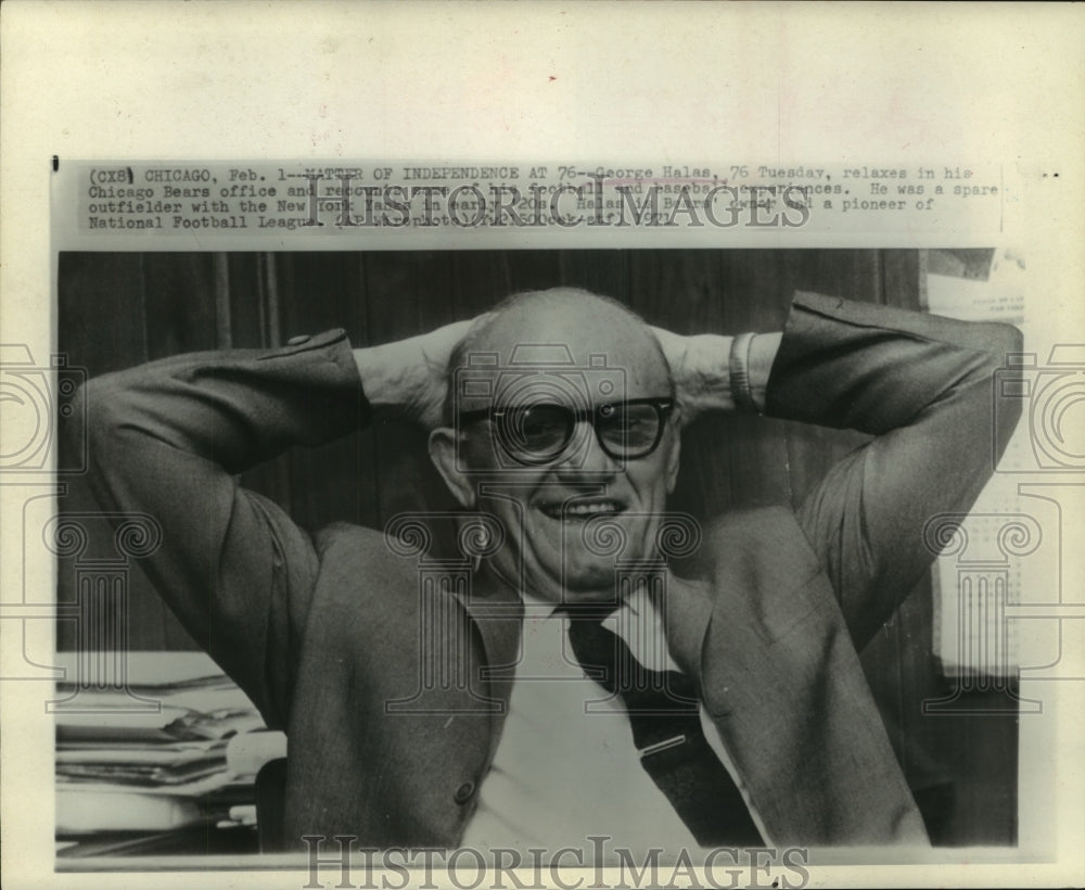 1971 Press Photo Chicago Bears&#39; owner George Halas who turns 76 Tuesday, relaxes- Historic Images