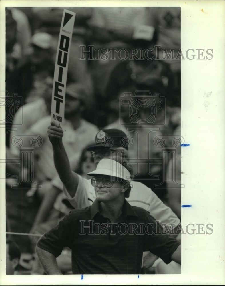 1988 Press Photo Pro golfer Tom Kite watches one of his fairway shots.- Historic Images