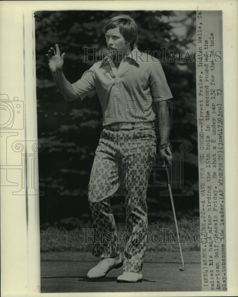 1973 Press Photo Pro golfer Forrest Fezler waves to crowd after making birdie.- Historic Images