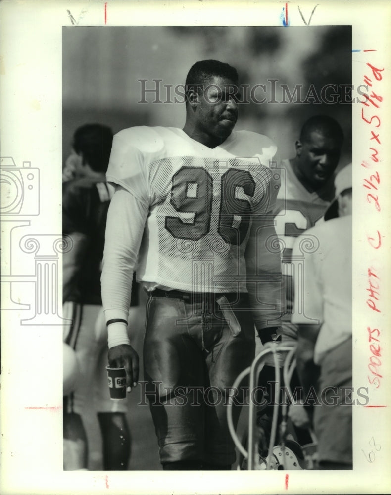 1989 Press Photo Housotn Oilers&#39; defensive end Sean Jones saddened by Toran news- Historic Images