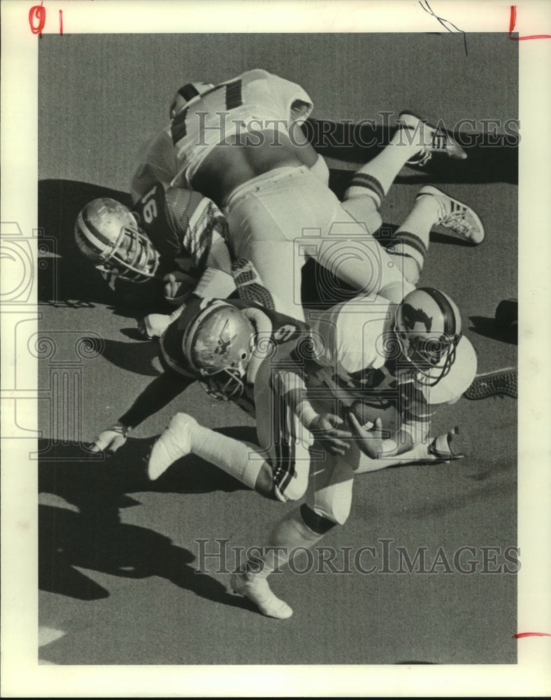 1980 Press Photo Southern Methodist University&#39;s Craig James runs for 5-yards.- Historic Images