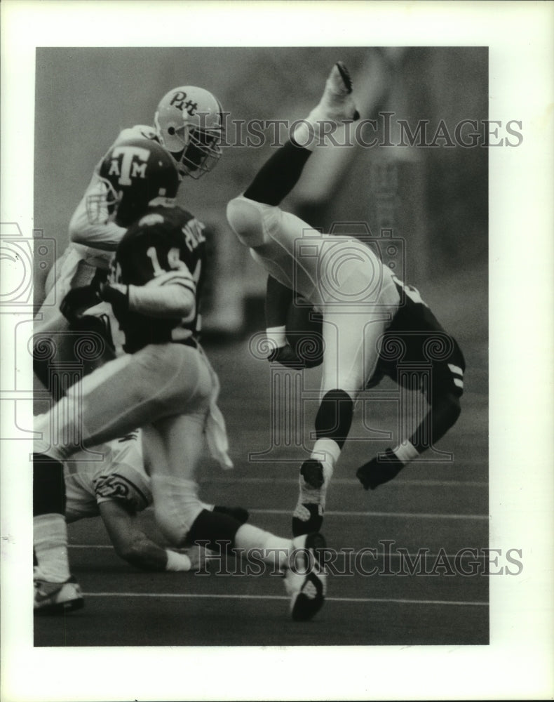 1989 Press Photo Texas A&amp;M University&#39;s Randy Simmons picks up first down.- Historic Images