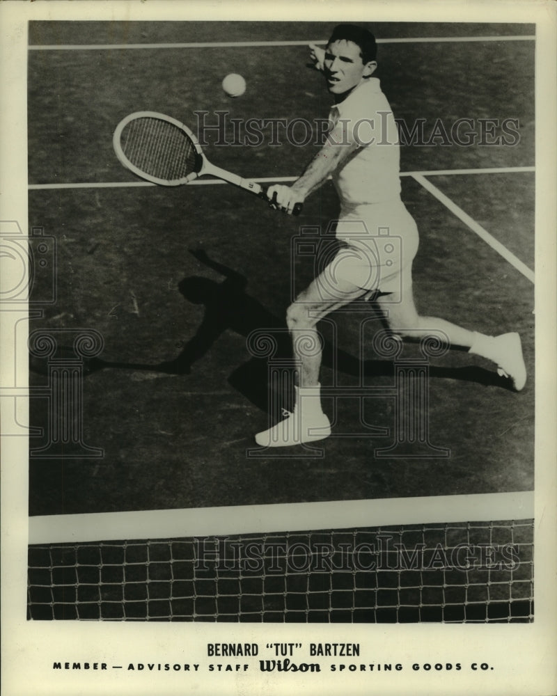 Press Photo Tennis player &amp; Wilson Advisory Staff member, Bernard &quot;Tut&quot; Bartzen.- Historic Images