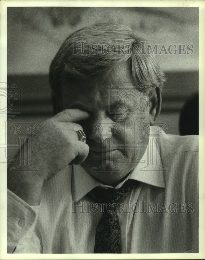 1983 Press Photo Ex-Rice University&#39;s head football Ray Alborn in office.- Historic Images