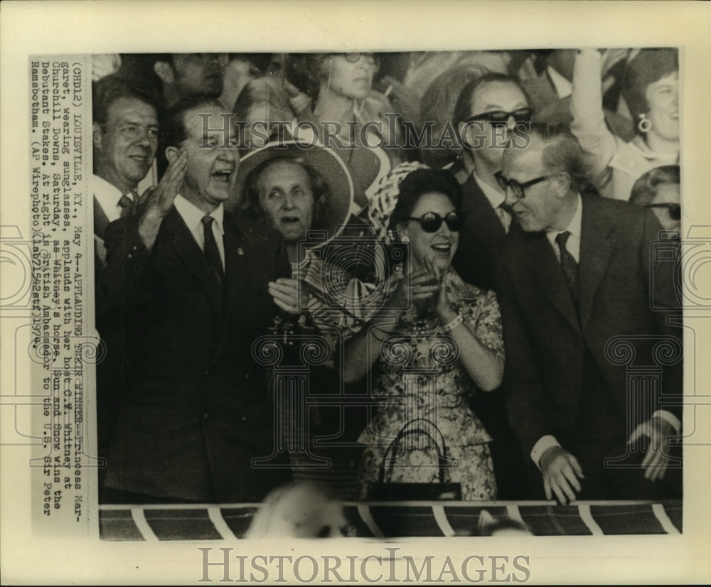 1974 Press Photo Britian&#39;s Princess Margaret applauds winner at Churchill Downs.- Historic Images