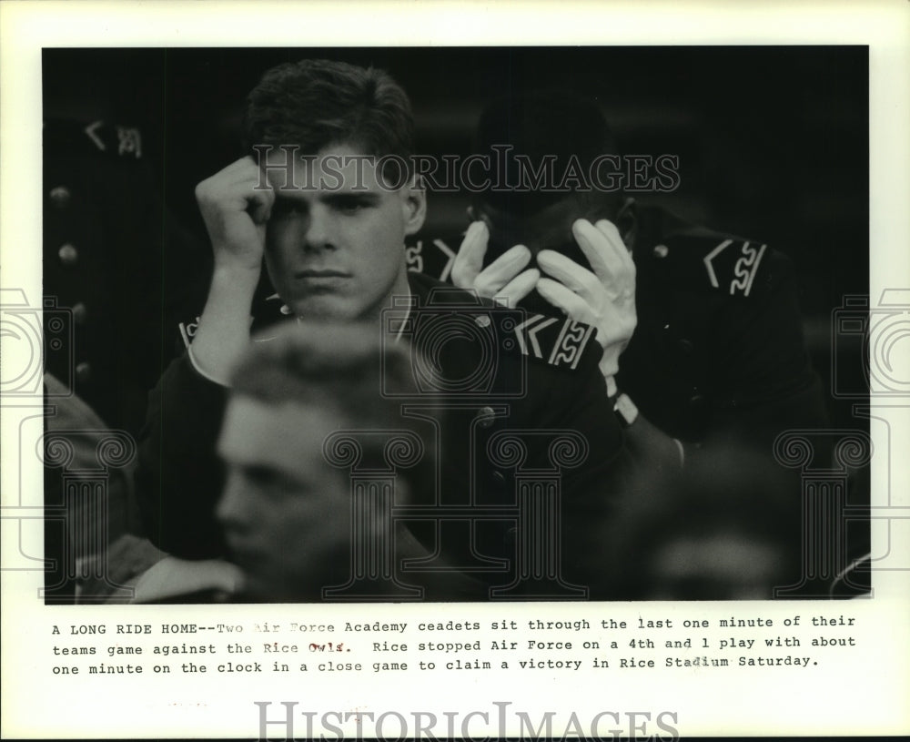 1986 Press Photo Air Force Academy cadets react to loss to Rice University.- Historic Images