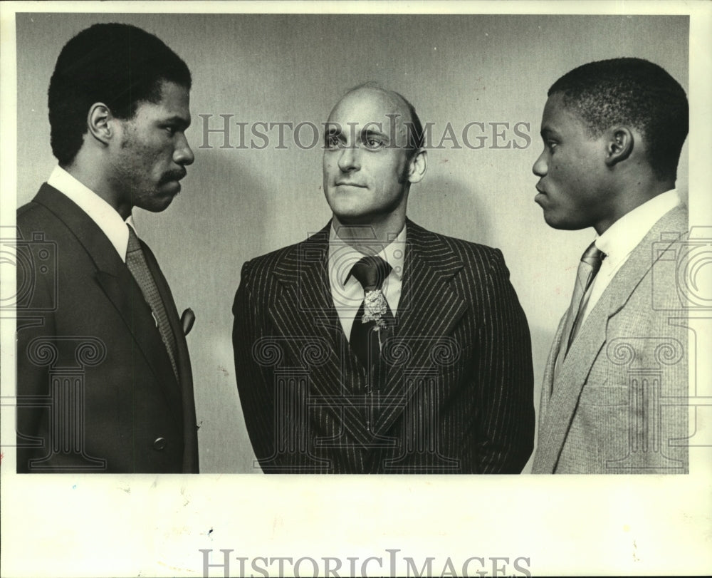 1982 Press Photo Houston sports figures, Rickie Pierce, Art Howe and Karl Lewis.- Historic Images