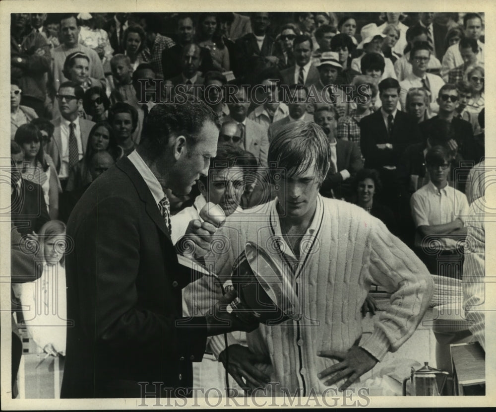 1969 Press Photo Ford Hubbard presents Zeljko Franulovic tournament trophy.- Historic Images