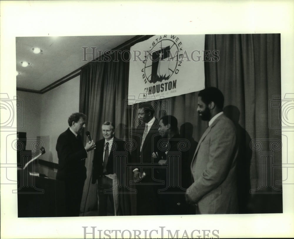 1989 Press Photo Houston, TX to host NBA All-Star Game announcement. - hcs08591- Historic Images