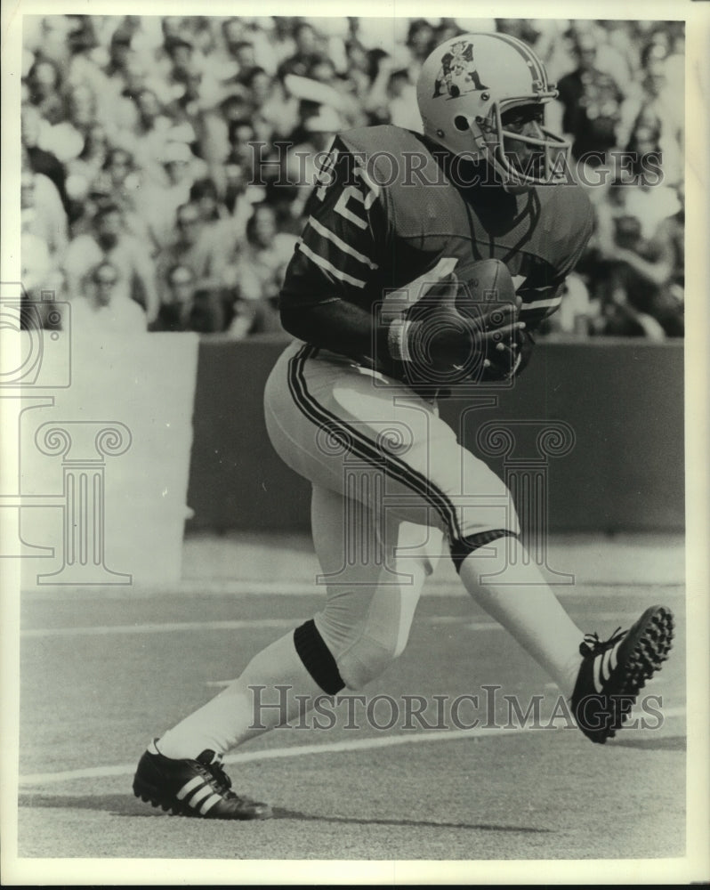 1973 Press Photo New England Patriots running back Mack Herron in action.- Historic Images