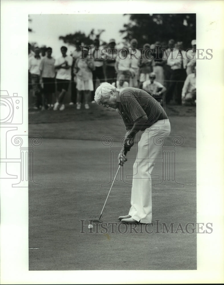 1991 Press Photo Harold Henning putts his way to victory in Exxon Shootout- Historic Images