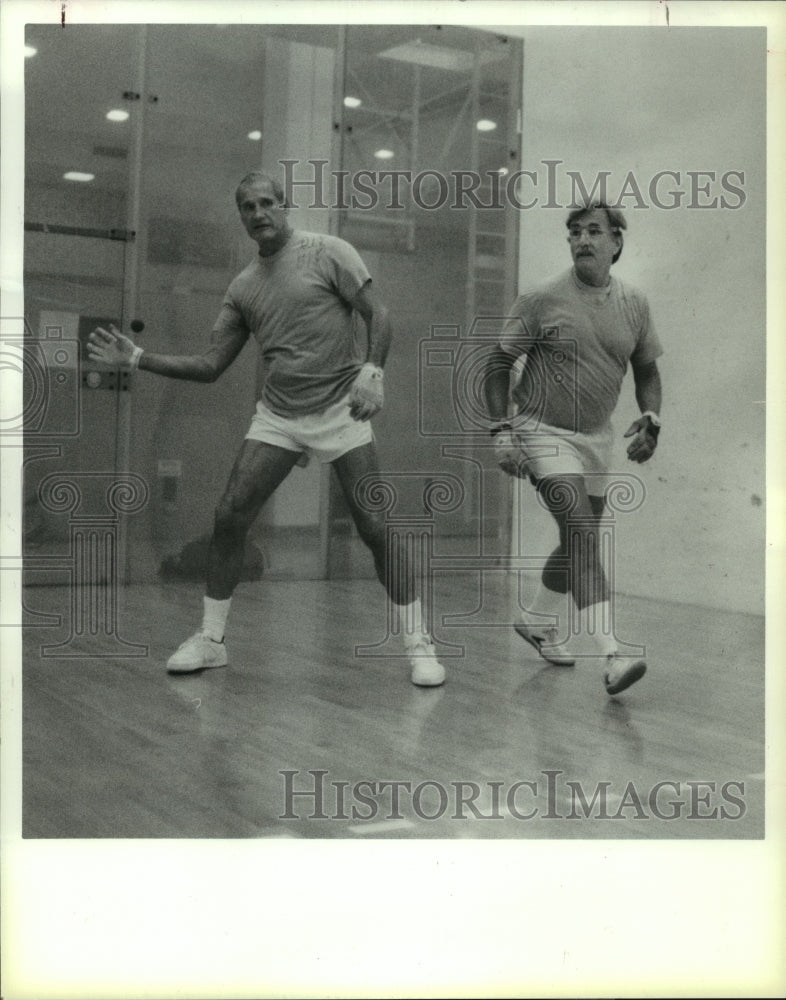 1988 Press Photo Ron Emberg and John Coolidge playing handball. - hcs08733- Historic Images
