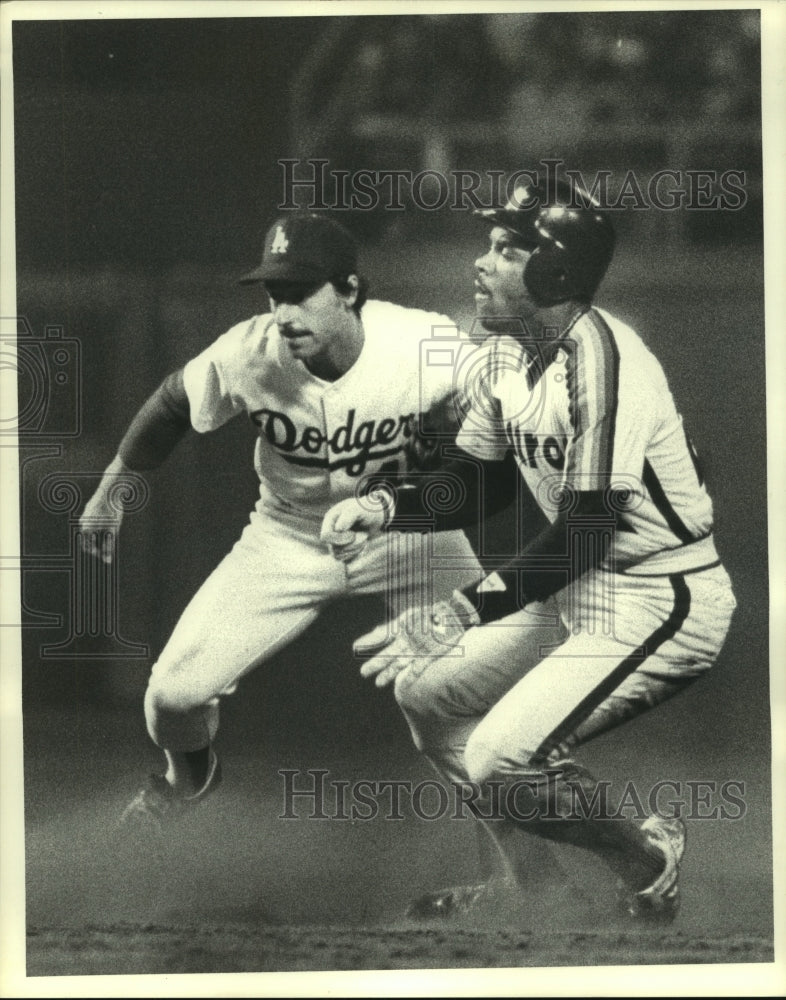 1983 Press Photo Houston Astros&#39; Cesar Cedeno steals second on Dodgers.- Historic Images