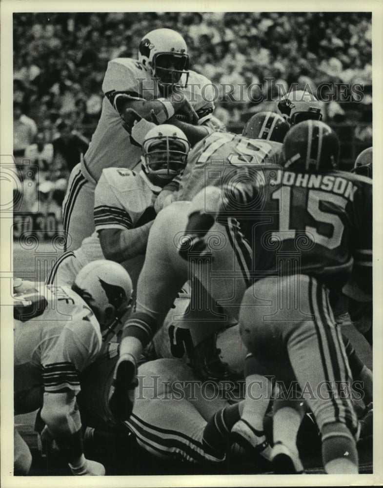 1974 Press Photo Houston Oilers&#39; defense make a goal line stop against Cardinals- Historic Images