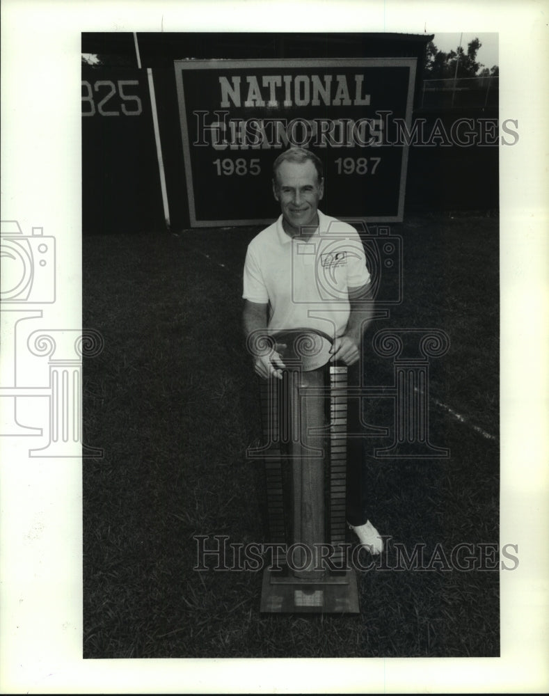 1989 Press Photo San Jacinto baseball coach Wayne Graham wins 4th championship.- Historic Images