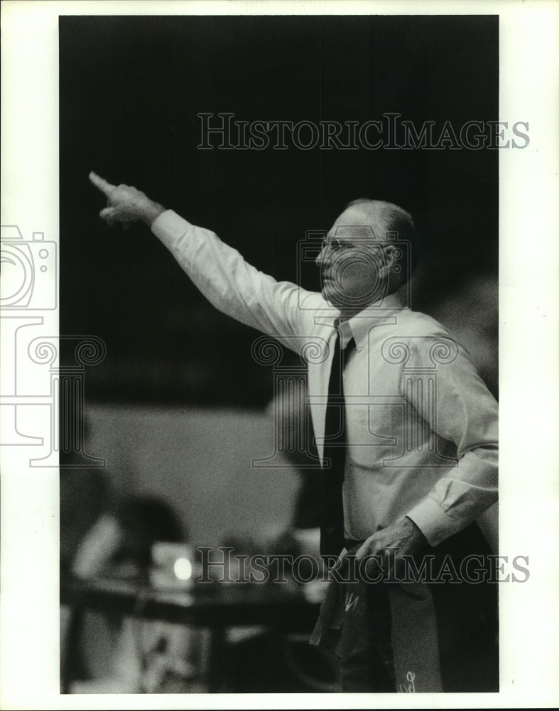 1992 Press Photo Don Coleman, 35 year High School Basketball Coach to retire.- Historic Images