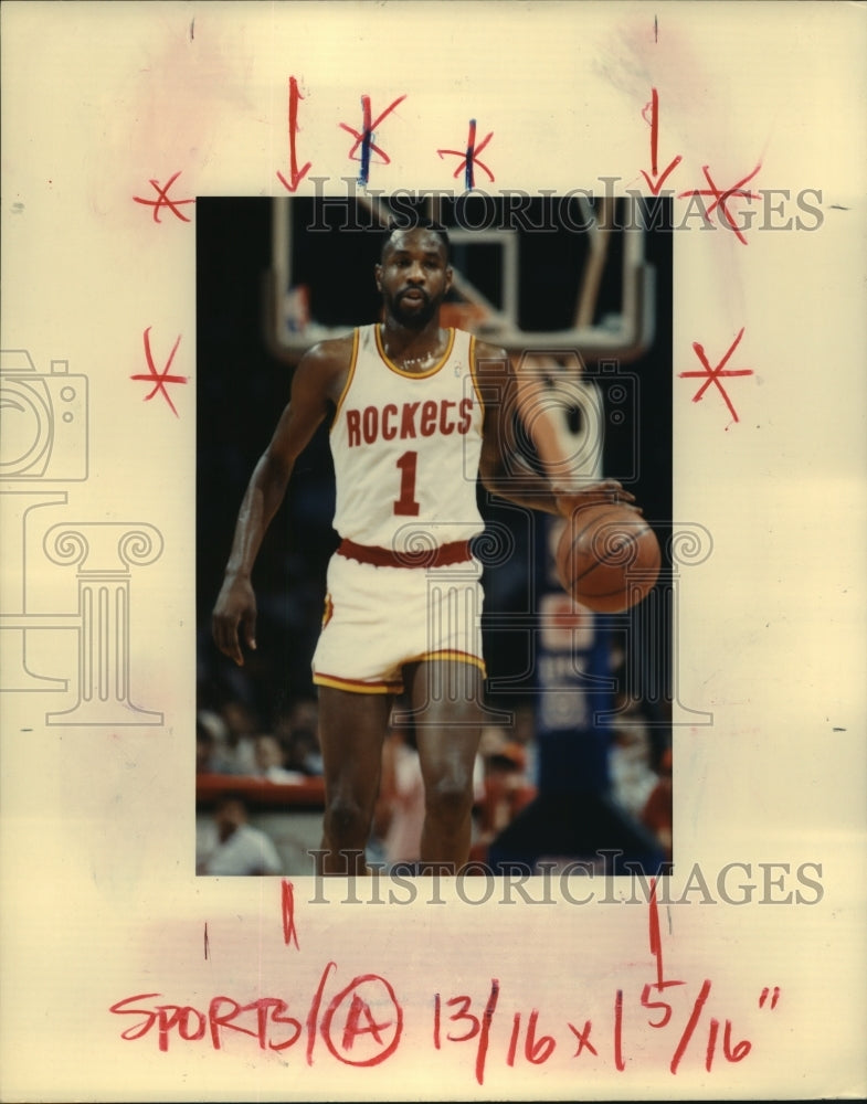 1989 Press Photo Houston Rockets&#39; basketball player Buck Johnson in action.- Historic Images