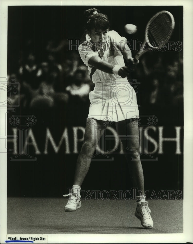 1990 Press Photo Professional tennis player Carol Newsom of the United States.- Historic Images