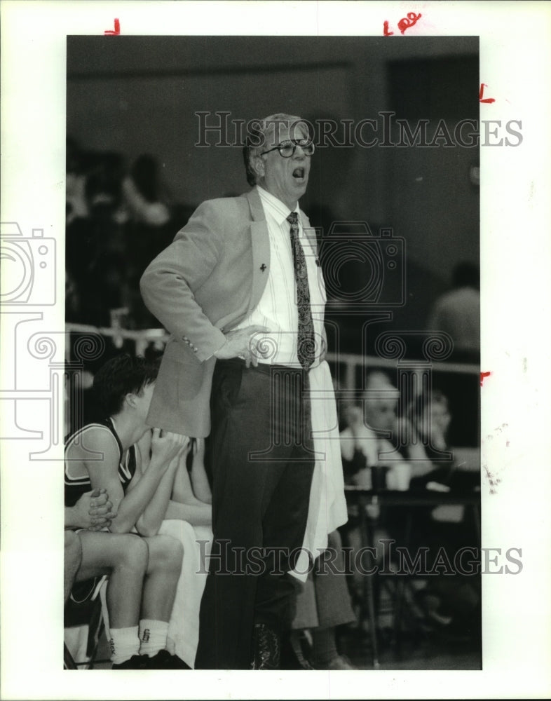 1992 Press Photo Clear Lake High School coach Bill Krueger on the sideline.- Historic Images