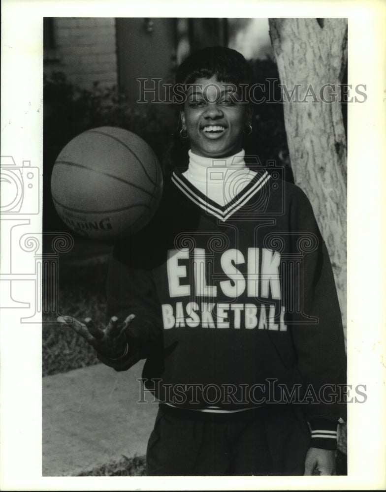 1991 Press Photo Elsik High School basketball star Tammy Jones signs with Texas.- Historic Images