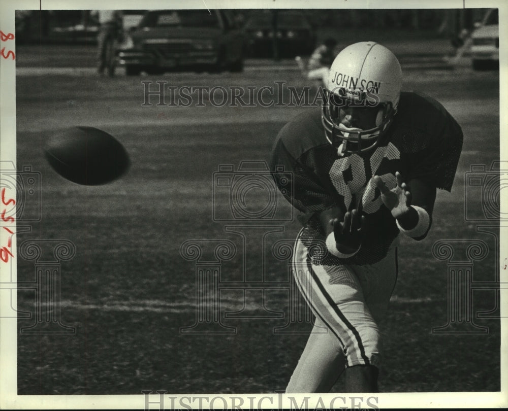 1984 Press Photo Receiver Butch Johnson is acquired by Oilers; traded to Broncos- Historic Images