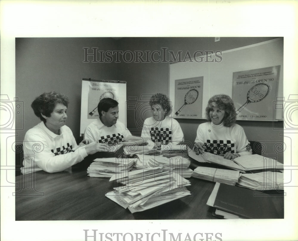 1990 Press Photo Directors of Houston Coca-Cola Tennis Open go over entry forms- Historic Images