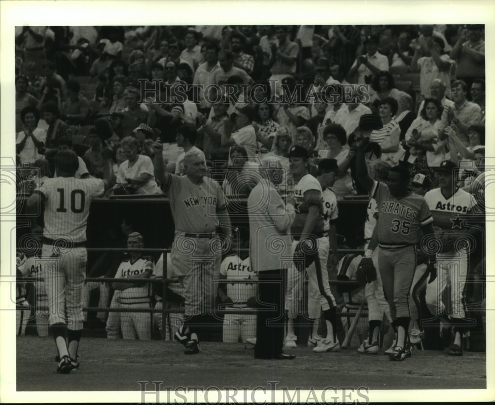 1986 Press Photo Baseball legends are introduced during All-Star game in Houson- Historic Images