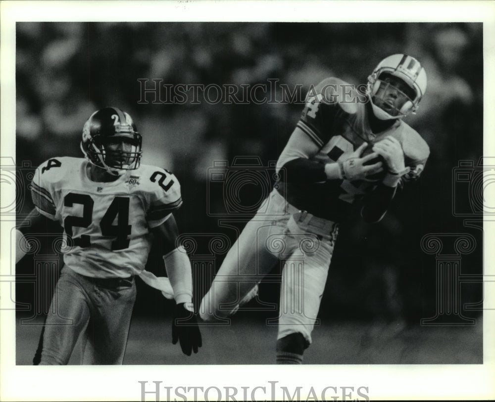 1992 Press Photo Oilers' Haywood Jeffires makes catch on Steelers' Shelton.- Historic Images