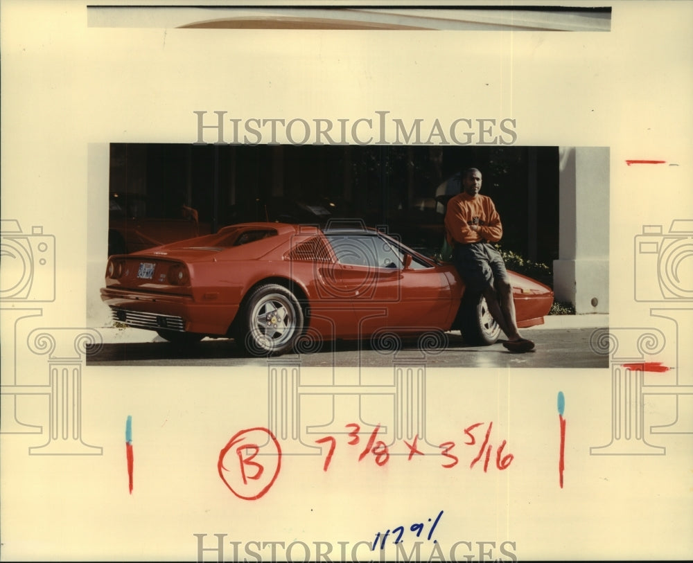 1991 Press Photo Houston Oilers&#39; wide receiver Haywood Jeffires with new Ferrari- Historic Images