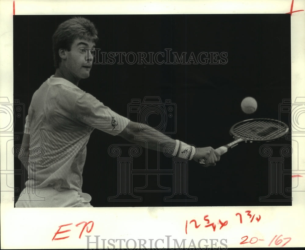 1985 Press Photo Sweden's Andres Jarryd returns to face Gerulitis at River Oaks.- Historic Images