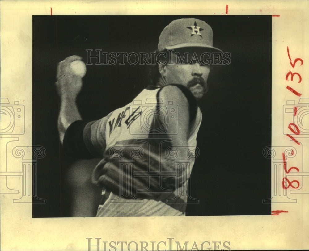 1981 Press Photo Astros&#39; opening day pitcher Bob Knepper during his wind up.- Historic Images