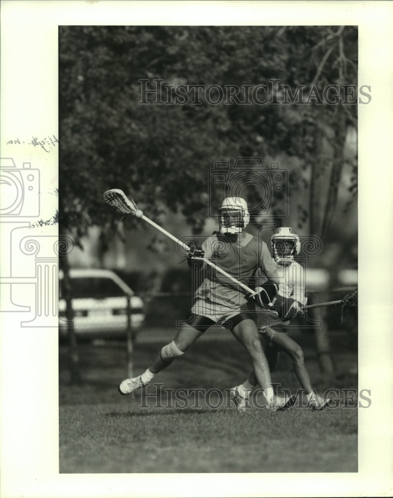 1989 Press Photo John Aron at practice for Memorial High School lacrosse team.- Historic Images