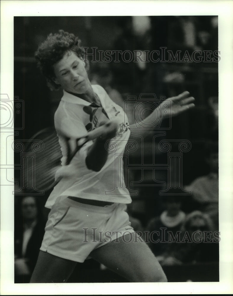 1989 Press Photo Professional tennis player Nicklas Kurti hits a forehand return- Historic Images