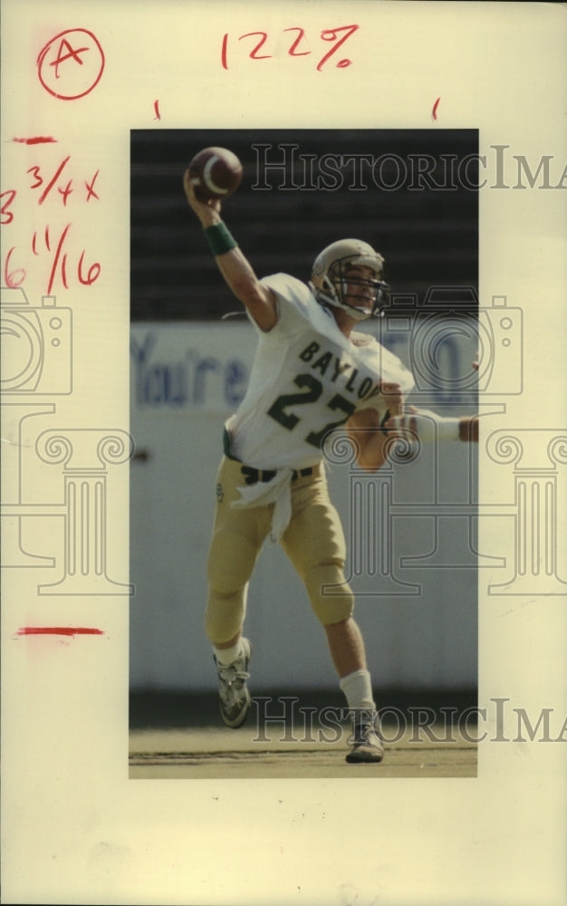 1990 Press Photo Baylor University quarterback Steve Needham launches a pass.- Historic Images