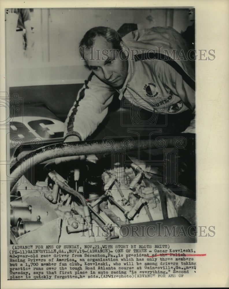 1971 Press Photo Oscar Koveleski, President of Polish Racing Drives of America.- Historic Images