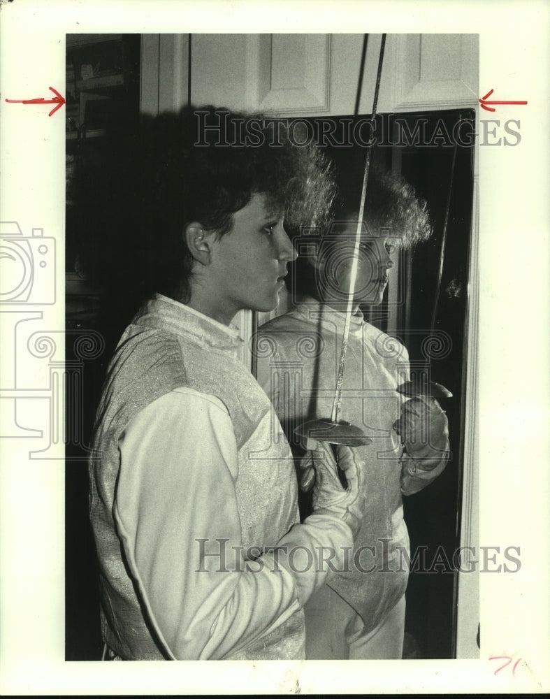 1985 Press Photo Fencer Katie Kowalski as her sights set on 1988 Olympic team.- Historic Images