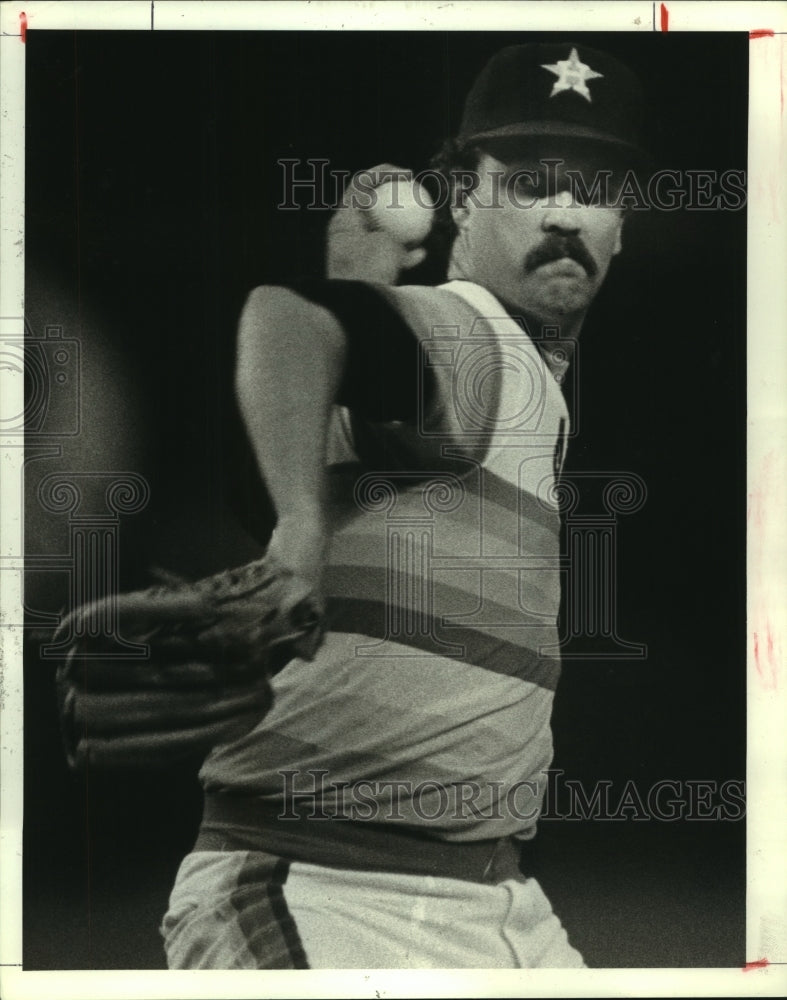 1984 Press Photo Astros&#39; Bob Knepper in command during complete game shut-out.- Historic Images