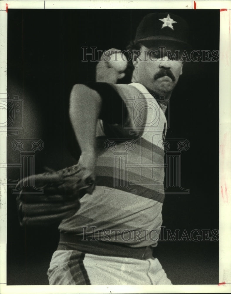 1984 Press Photo Astros' Bob Knepper in command during complete game shut-out.- Historic Images
