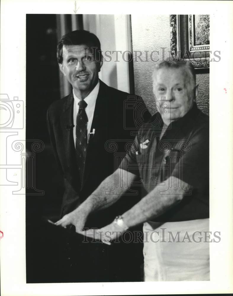 1989 Press Photo Jackie Sherrill and Red Adair announces Celebrity Golf Tourney- Historic Images