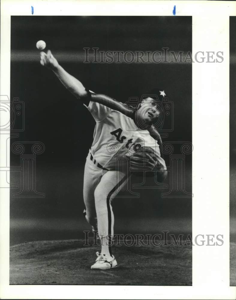 1989 Press Photo Astros pitcher Mike Scott throws a pitch at the Astrodome- Historic Images