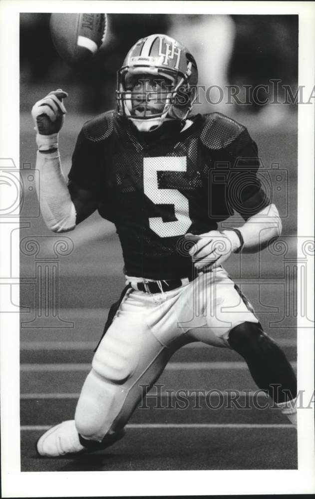 1990 Press Photo Elliot Searcy flips ball over after touchdown call back- Historic Images