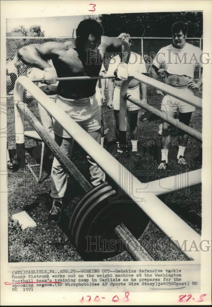 1971 Press Photo Manny Sistrunk works out at Redskins training camp in Carlisle- Historic Images