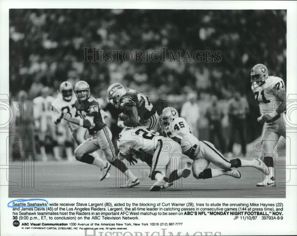 1987 Press Photo Seahawks-Raiders game in ABC&#39;s NFL &quot;Monday Night Football&quot;- Historic Images