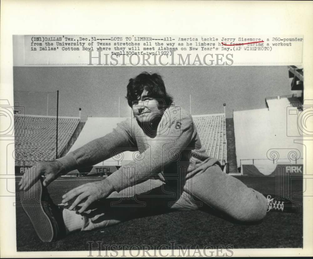 1972 Press Photo Tackle Jerry Sisemore during a workout in Dallas&#39; Cotton Bowl- Historic Images