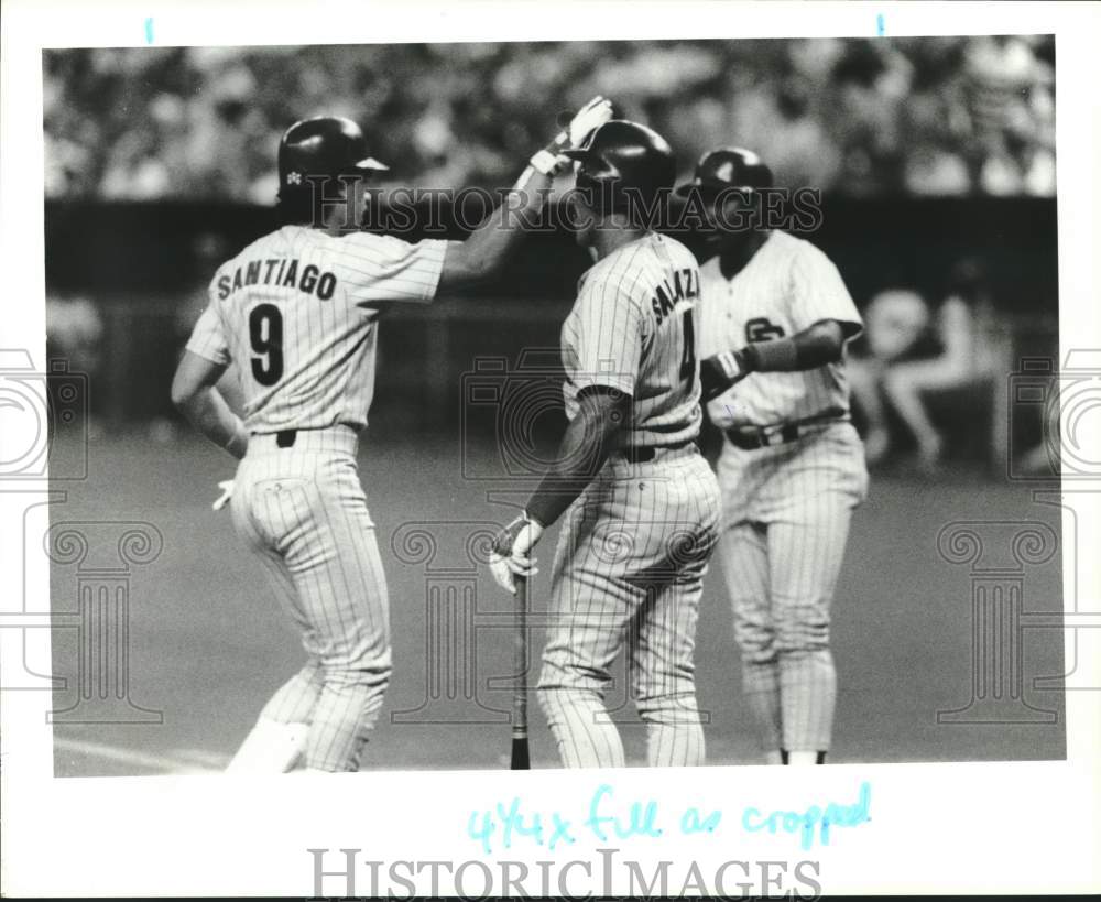 1989 Press Photo Luis Salazar greets Benito Santiago during game at Astrodome- Historic Images