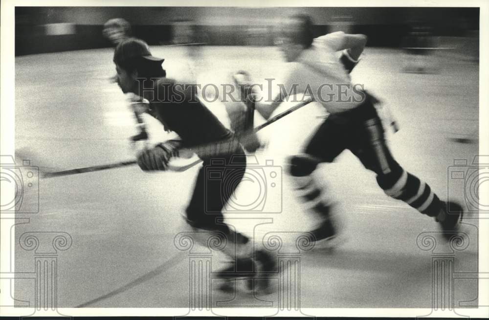 1980 Press Photo Roller Hockey Game Action - hcs11357- Historic Images