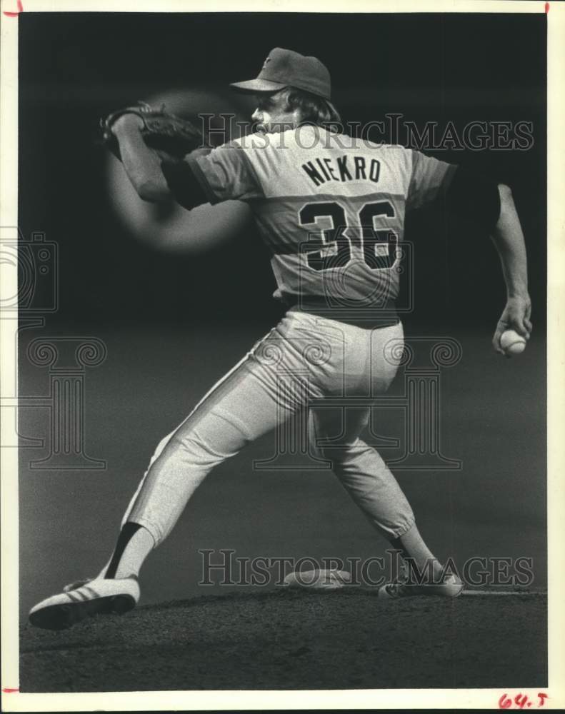 1979 Press Photo Astros&#39; Joe Niekro throws a pitch during baseball game- Historic Images