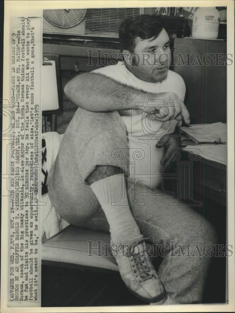 1975 Press Photo Jim Norman, Wildcats coach and mayor of Big Sandy, Texas- Historic Images