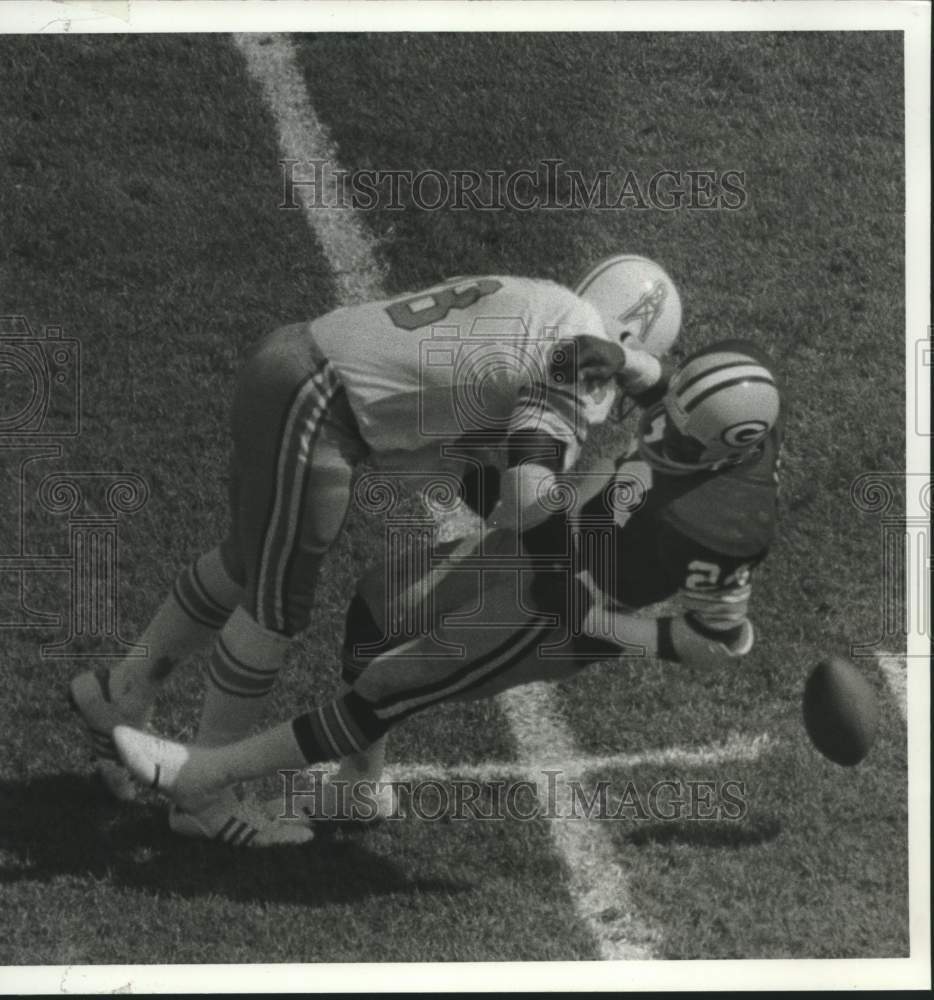 1977 Press Photo Interception of Pastorini Football Pass Foiled by Fellow Oiler- Historic Images